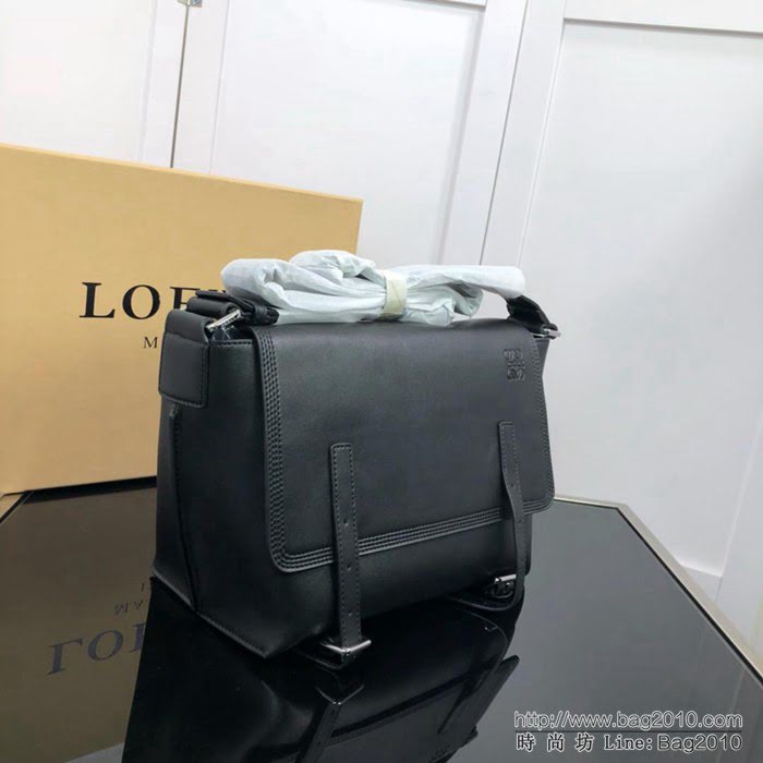 LOEWE羅意威 專櫃同步 Military Messenger 經典百搭信使包 男女同款 0168  jdl1142